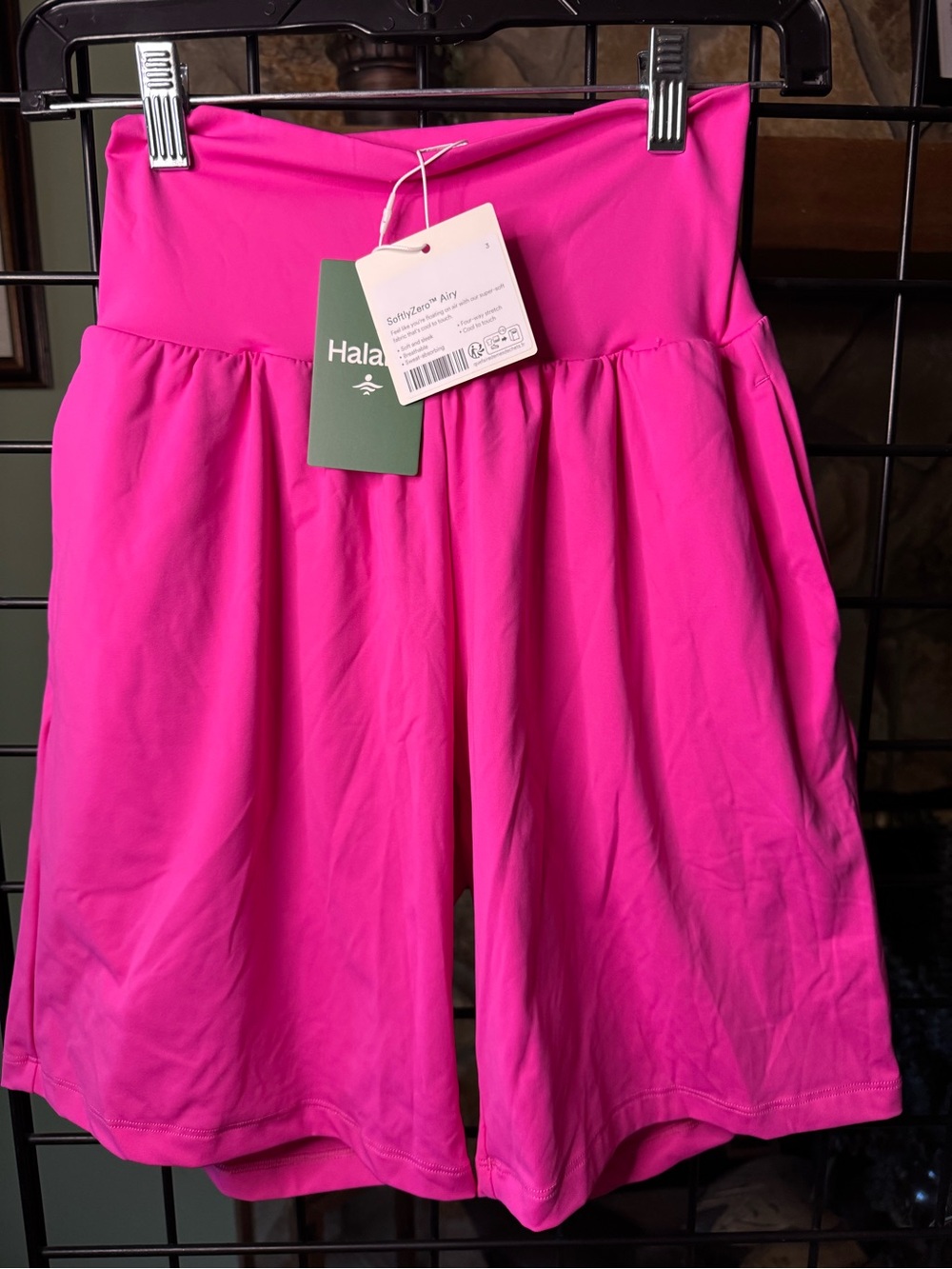 HALARA Bright Magenta Shorts